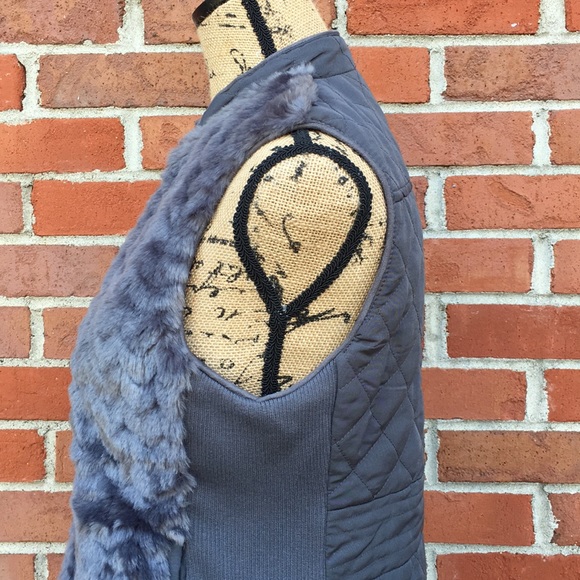 Vintage America Grey Zip Up Fur Vest Women’s Small - Picture 4 of 6